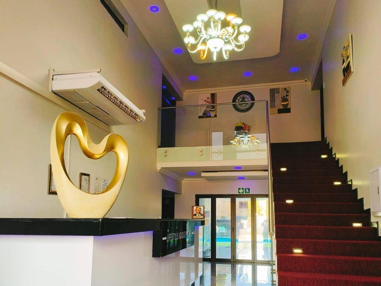 Lifestyle Lodge Hotel Vereeniging Extérieur photo
